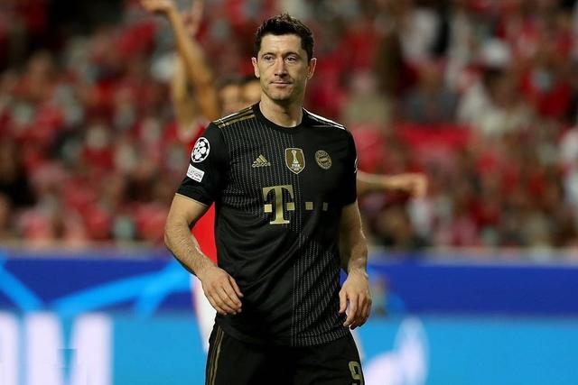 九游登录入口-包含本菲卡发布备战花絮；集结日更衣室发声；亚冠任务艰巨；纪律约束更严格的词条